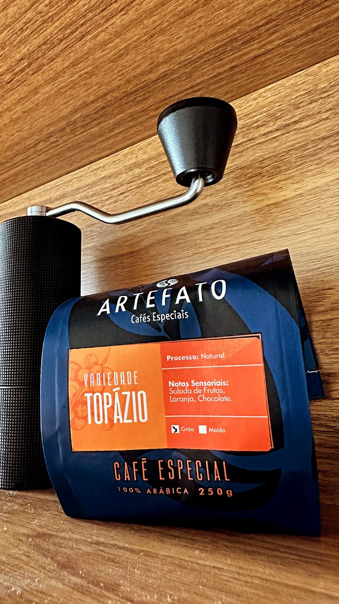 Embalagem de café especial Topázio Artefato com moedor manual